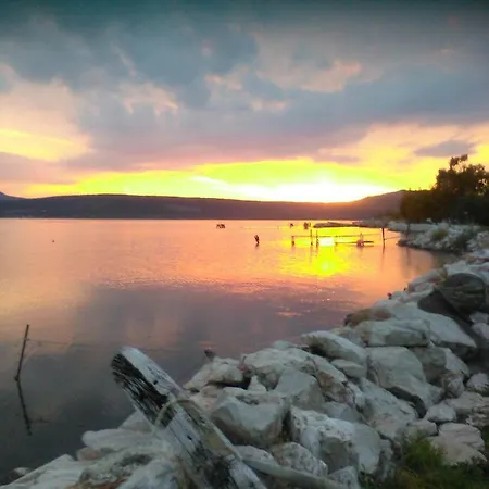 Lägenhet Tra Lago E Mare *